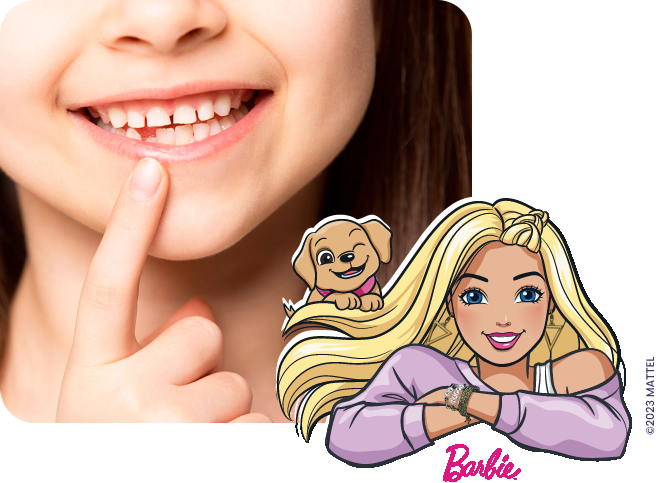 Bambina con Barie e denti felici